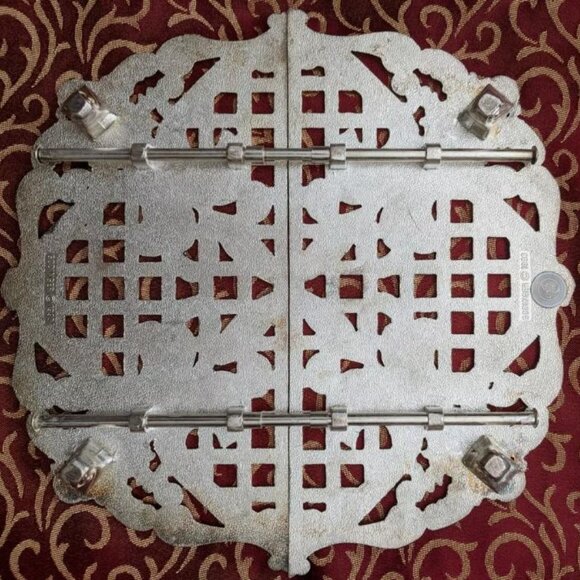 SET OF 2 GODINGER 20TH ANNIVERSARY BAROQUE SILVER HOT PLATES EXPANDABLE TRIVETS - Picture 4 of 7